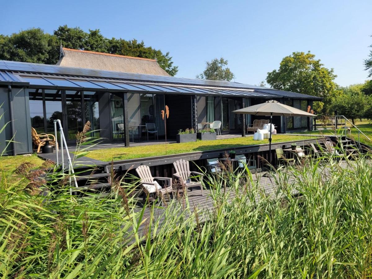 Bed and Breakfast Hippe Schuur Tytsjerk Esterno foto