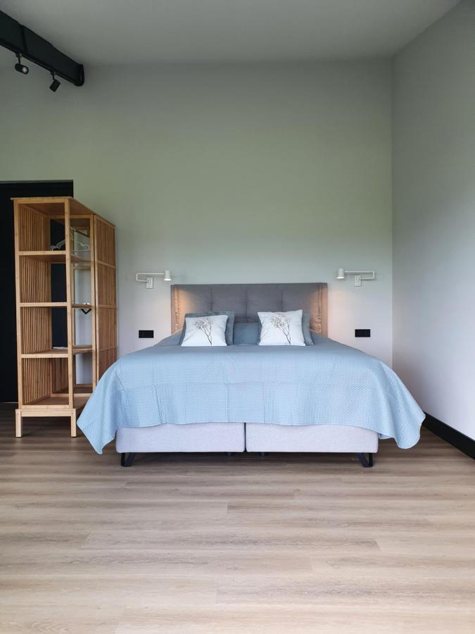 Bed and Breakfast Hippe Schuur Tytsjerk Esterno foto