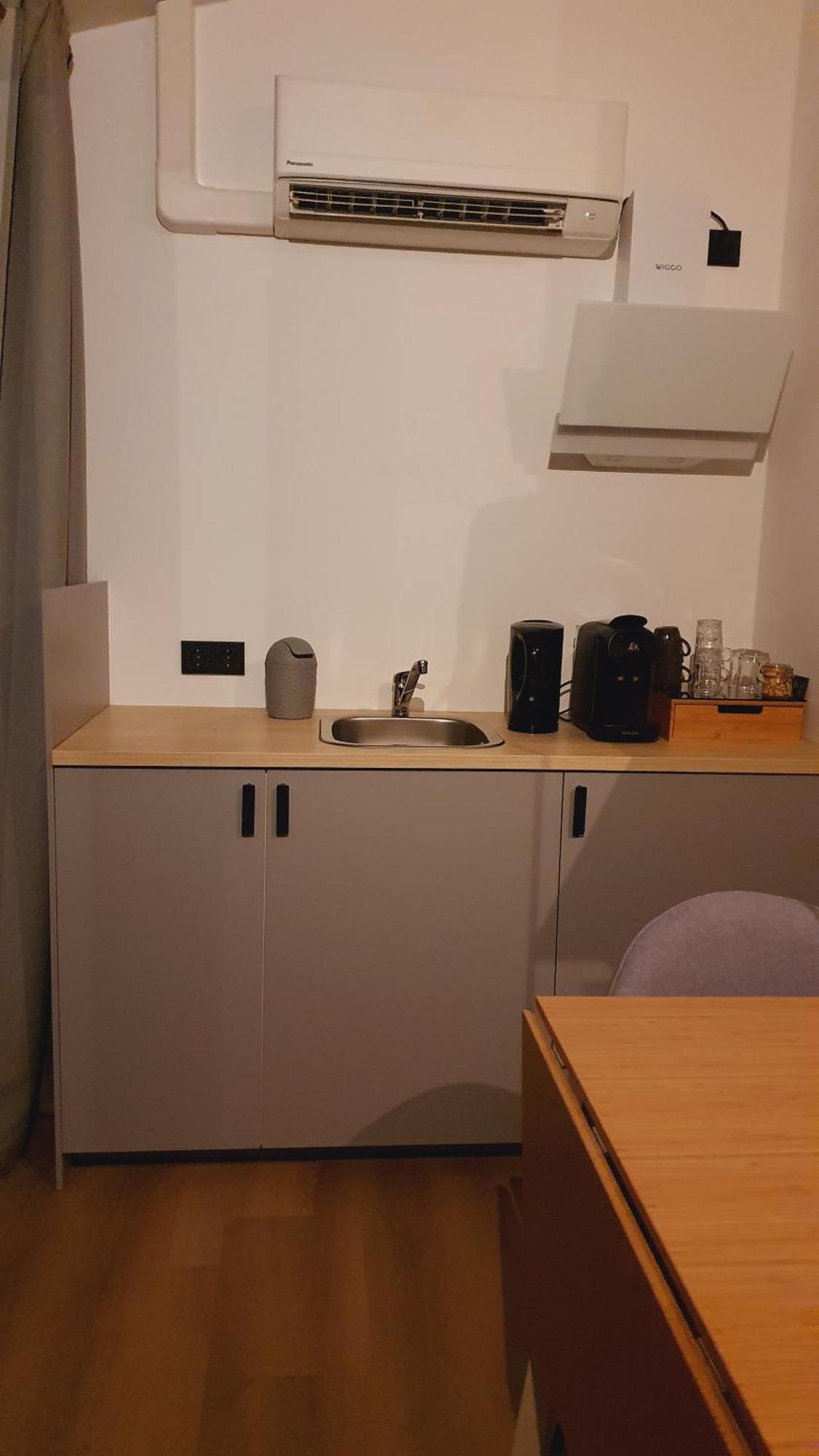 Bed and Breakfast Hippe Schuur Tytsjerk Esterno foto